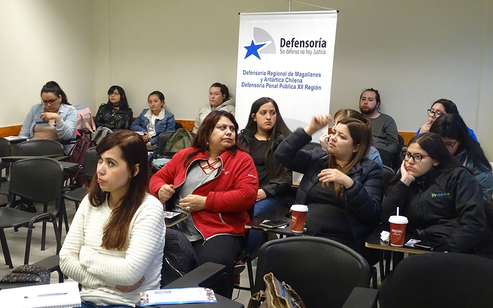Estudiantes conocen casos reales de la Defensoría Penal Publica