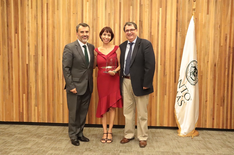 Sede Santiago Centro reconoce a sus docentes destacados