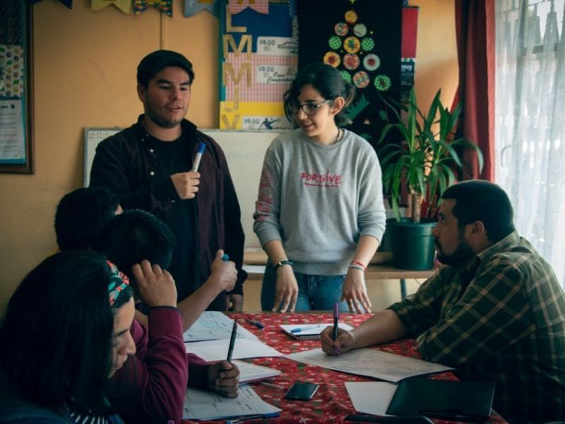 Proyecto Incubox: Finaliza iniciativa que involucró a estudiantes tomasinos con la Residencia Roberto Paz
