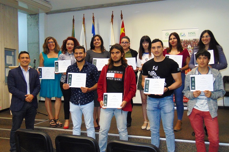 Ovallinos mantienen interés por aprender chino mandarín