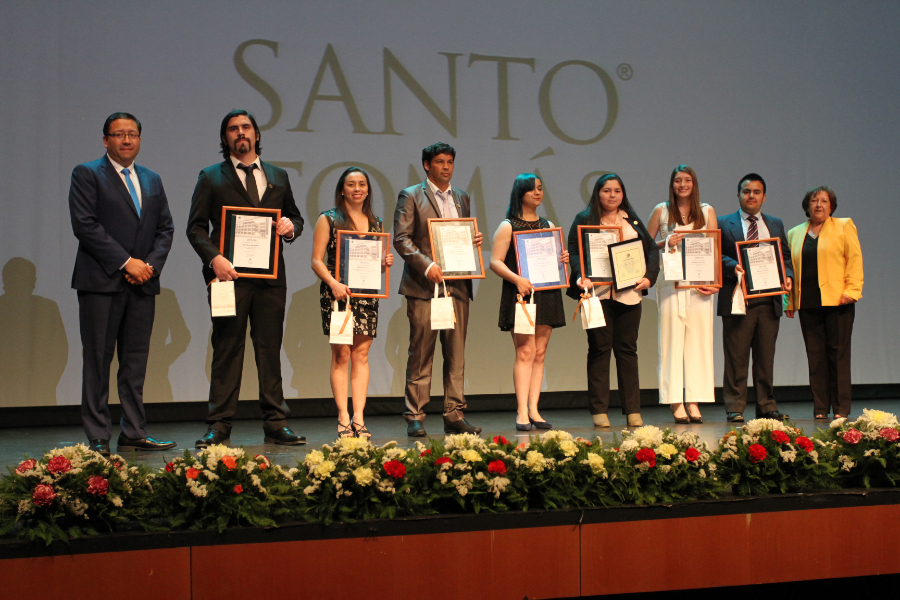 Más de 600 nuevos técnicos y profesionales se titularon en Santo Tomás Rancagua