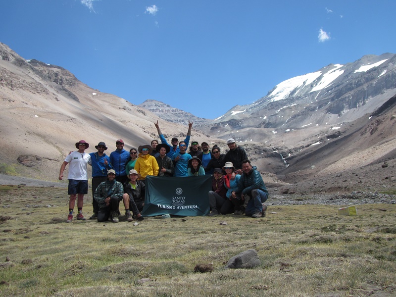 Travesía en primera persona: Estudiantes de Turismo Aventura alcanzan la cumbre del Cerro el Plomo