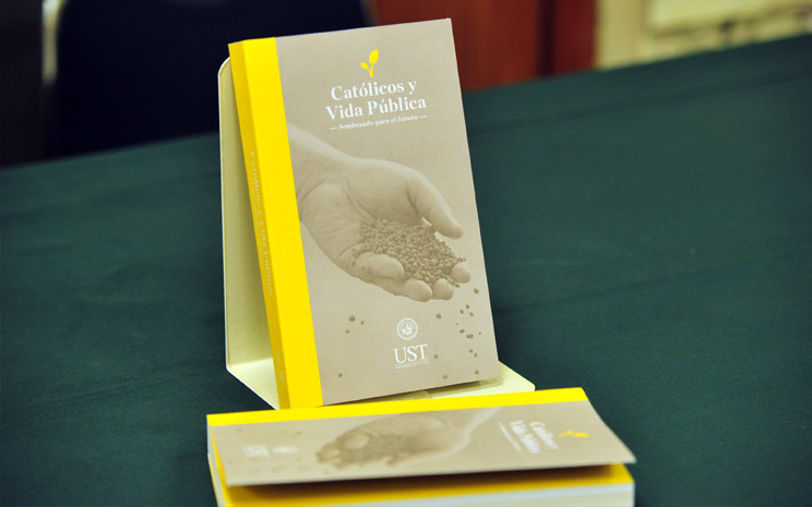 Libro que recopila la historia del Congreso Católicos y Vida Pública UST es destacado entre los que marcaron el año 2019