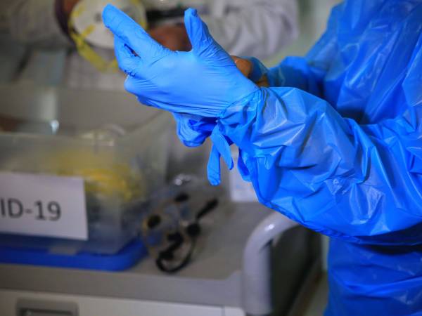 Entrevista en Radio USACH: decana Facultad de Salud se refiere a situación del país por Covid-19