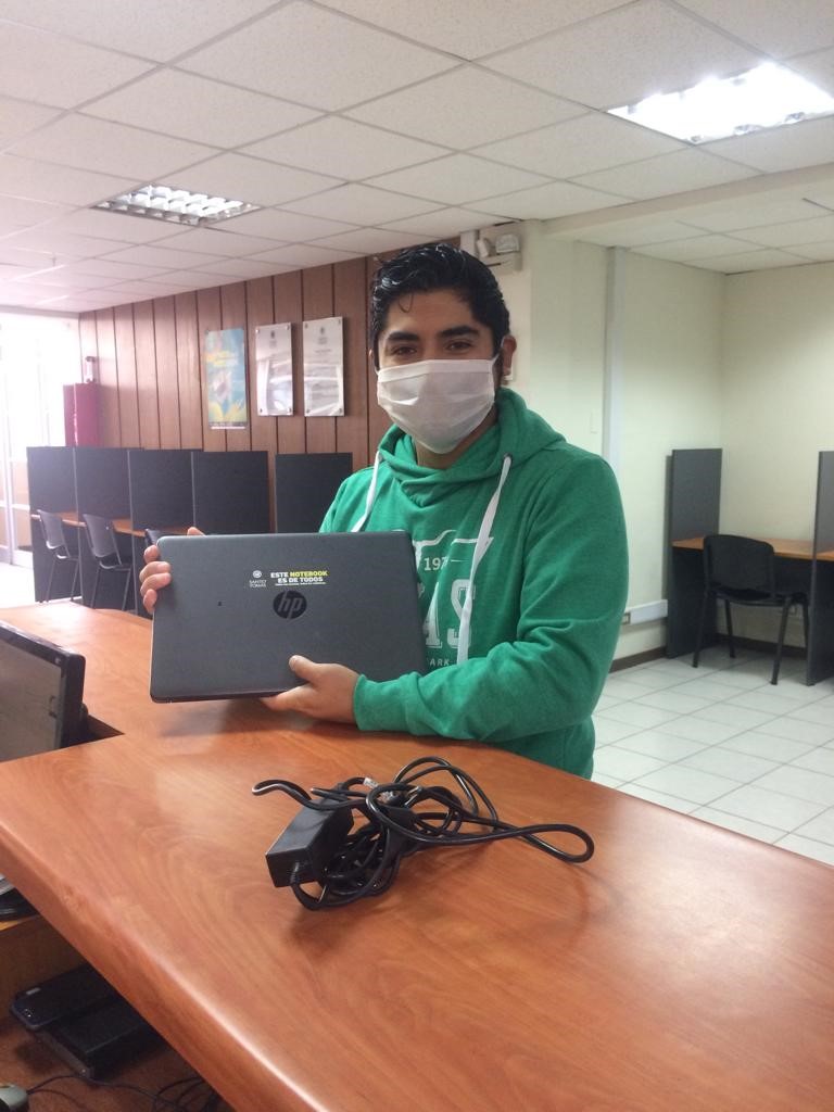 Casi mil alumnos de Santo Tomás Osorno fueron beneficiados con computadores y becas de conectividad para acceder a las clases virtuales