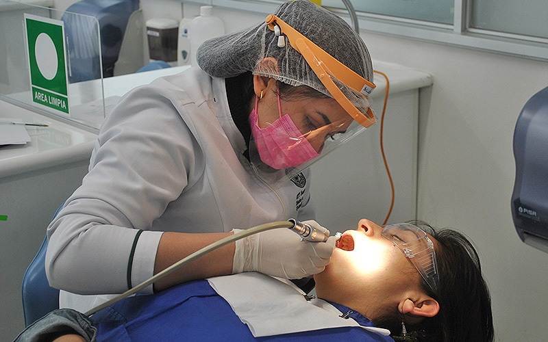¿Ir al dentista ahora o esperar? Director del Área Odontología de Santo Tomás Viña del Mar enumera los factores a considerar debido al Covid-19
