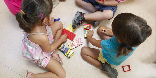 Psicopedagoga recomienda jugar con nuestros hijos