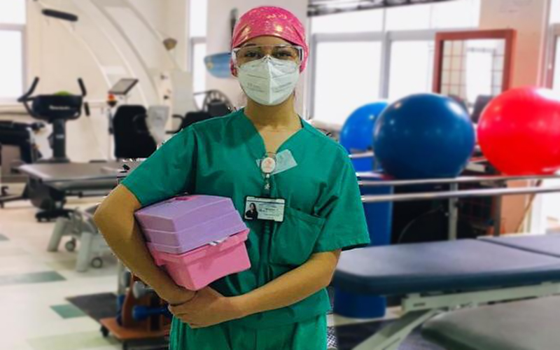 Egresada de Fonoaudiología y su labor en Hospital Dr. Gustavo Fricke: “Me emociona ser parte de un equipo y ayudar en la batalla contra el Covid-19”