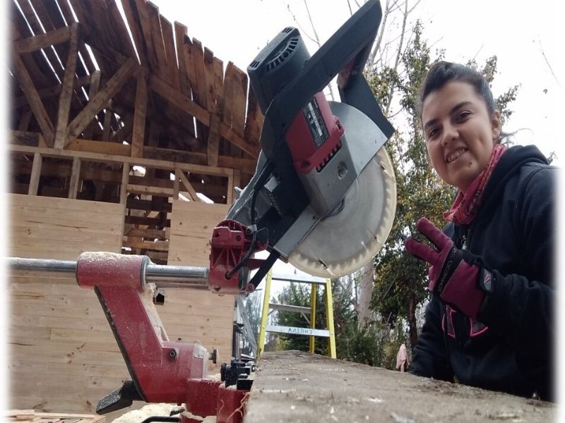 Tomasina construye casas para familias necesitadas
