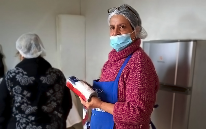 Alumna de Servicio Social comparte su experiencia trabajando en ollas comunes: “Cuando la comida se prepara con amor queda más rica”