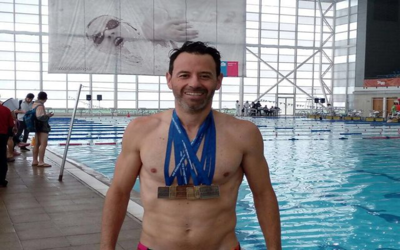 Destacado triatleta local encabeza campaña que solicita una piscina temperada para la comunidad angelina