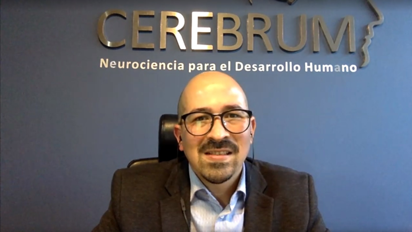 “Ser maestro es ser un artesano de personas; no de conocimientos ni de técnicas”