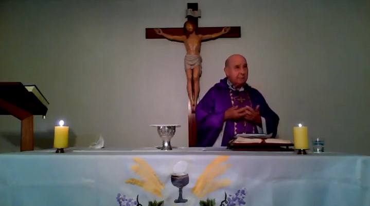 En la celebración de la Santa Misa, como Santo Tomás se recordó a colaboradores y estudiantes fallecidos el presente año