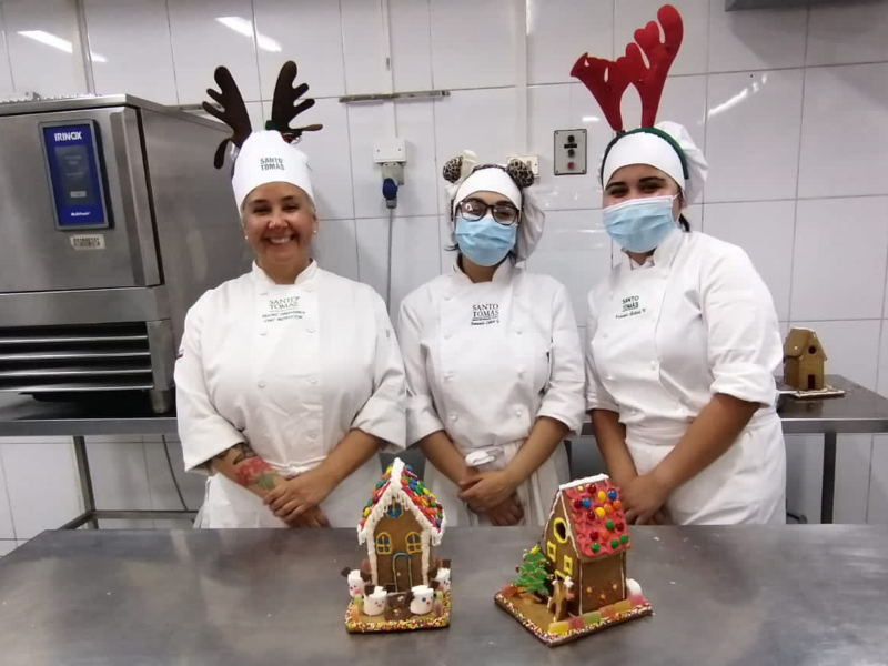 Sede Santiago Centro realizó taller de repostería creativa