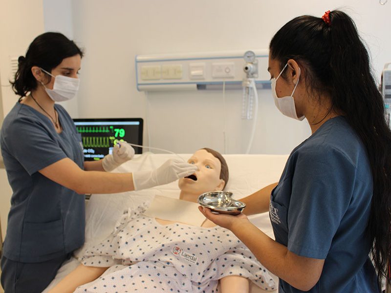 Enfermería UST, atención de salud integral a la comunidad