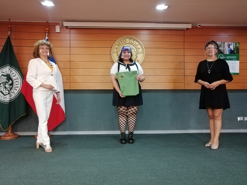 Estudiantes fueron premiados por relatar en 100 palabras sus vivencias durante la pandemia en concurso literario de Santo Tomás Sede Arica