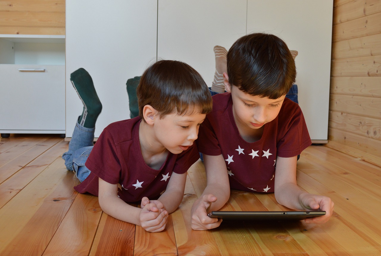 CONOZCA ALGUNAS RECOMENDACIONES PARA EL USO ADECUADO DE INTERNET EN MENORES DE EDAD