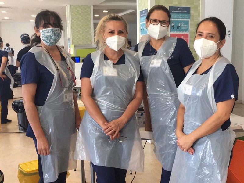 Estudiantes de la Facultad de Salud UST participan como voluntarios en el Plan de Vacunación nacional