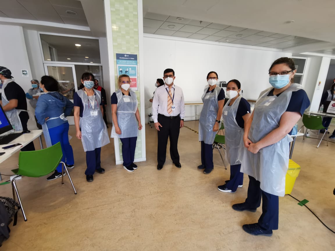 Hospital Regional de Talca agradece colaboración de estudiantes y docentes de la U. Santo Tomás en proceso de vacunación masiva