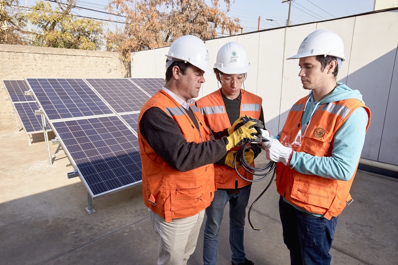 Técnico en Energía Solar: la carrera de las energías limpias que liderará la agenda energética y el crecimiento en Chile