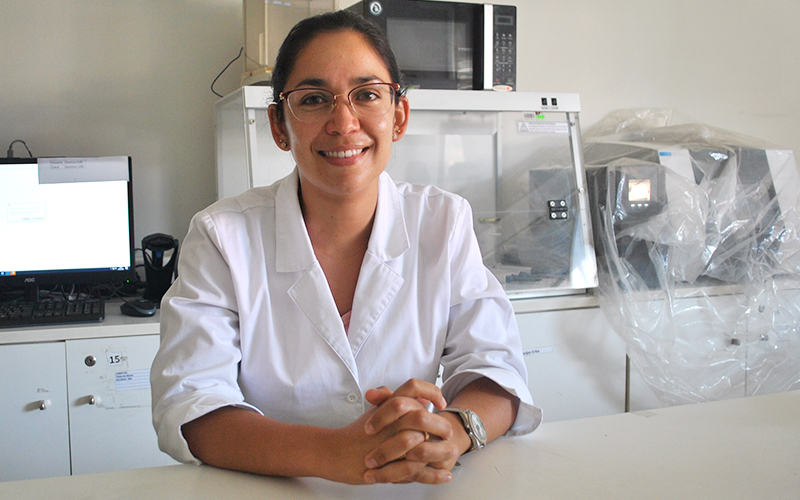 Docente de Tecnología Médica encabeza laboratorio de Cesfam en Villa Alemana que analiza exámenes PCR