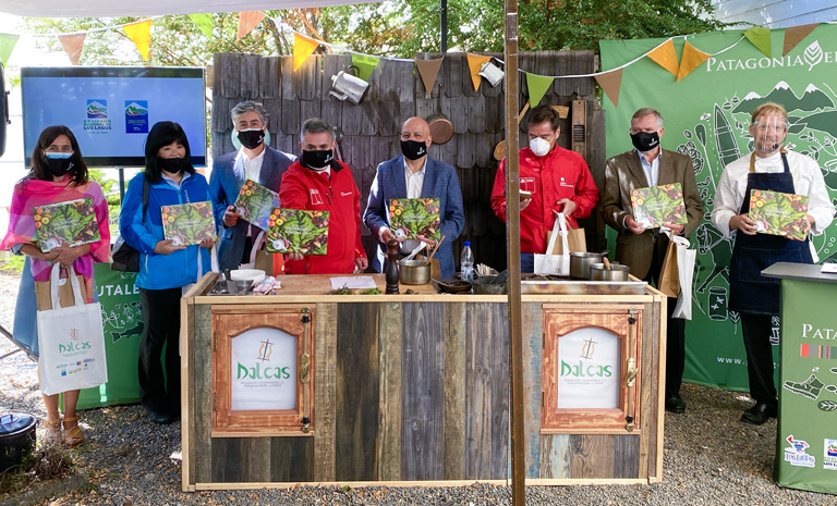 La cocina ancestral de la Patagonia Verde fue presentada en un libro con las mejores 50 recetas
