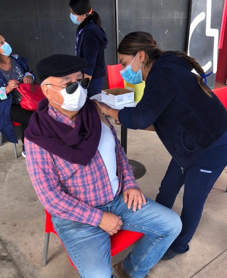 Estudiantes de Enfermería Santo Tomás La Serena y su Colaboración en Vacunación COVID 19, vacunación anti-Influenza y en Trazabilidad, aportan a la región de Coquimbo.