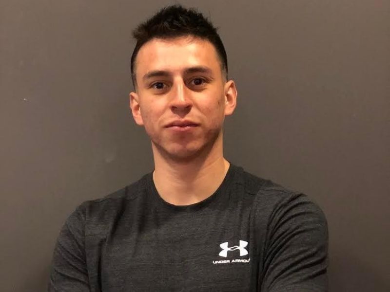 Egresado destacado 2020 publica libro “High Fitness Kids”