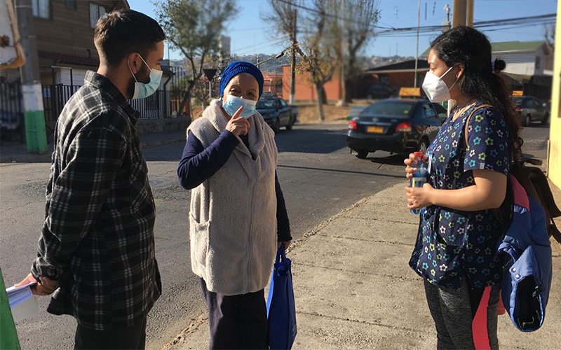 Alumnos del Área Ciencias Sociales de Santo Tomás Viña del Mar se desempeñan como monitores en centros de vacunación de Valparaíso