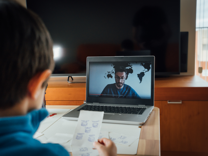 Realizan taller de técnicas de estudio y uso de técnologías online para apoderados