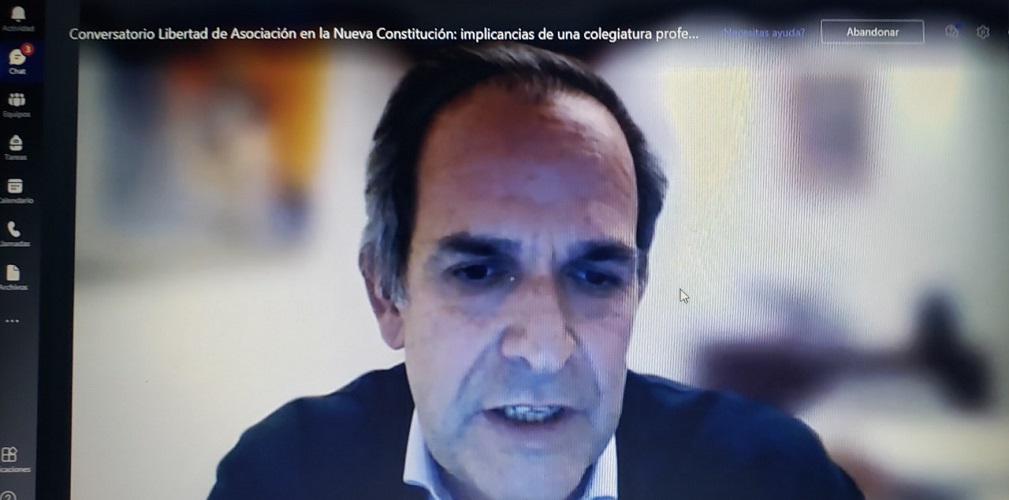 Derecho de la UST Talca debatió sobre posible obligación de colegiarse en el marco de la nueva Constitución