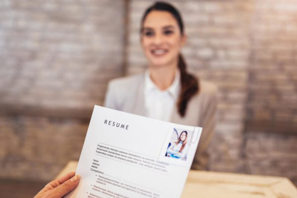 Currículum corto y preciso y no memorizar para entrevista laboral: Claves para una exitosa inserción laboral
