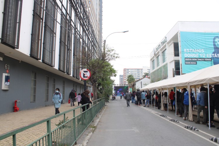 Instituciones de Educación Superior realizaron operativo de vacunación en Santo Tomás Rancagua