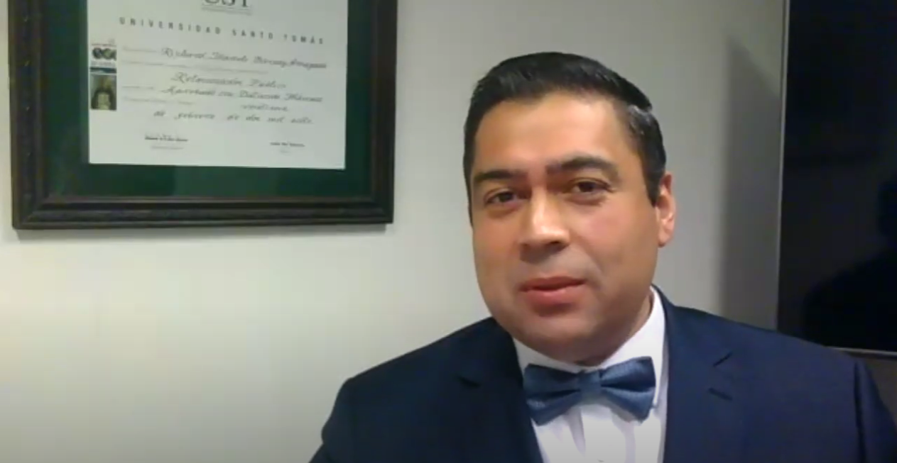 Titulado de Santo Tomás es galardonado con el Premio Nacional de Relaciones Públicas 2021