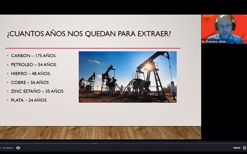 Docentes del Área Administración de Santo Tomás Viña del Mar exponen sobre emprendimiento y economía circular en charla para alumnos de Instituto SISE de Perú
