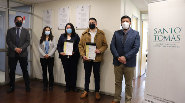 Contadores Auditores de Santo Tomás Los Ángeles se certifican en gestión de calidad ISO 9001