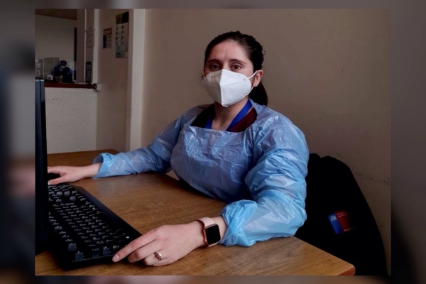 Titulada de Tecnología Médica de la UST en Valdivia coordina testeos PCR en sede Valdivia