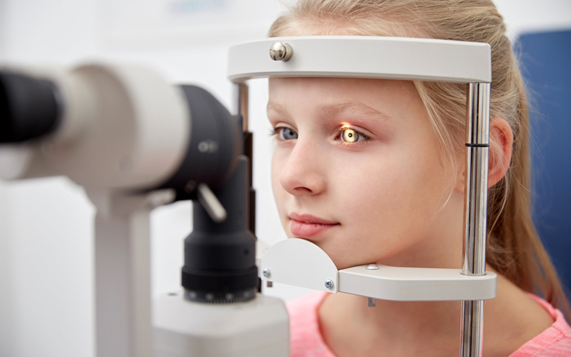 Académica de Tecnología Médica destacó la importancia de fotografías con “ojos rojos” en bebés y niños