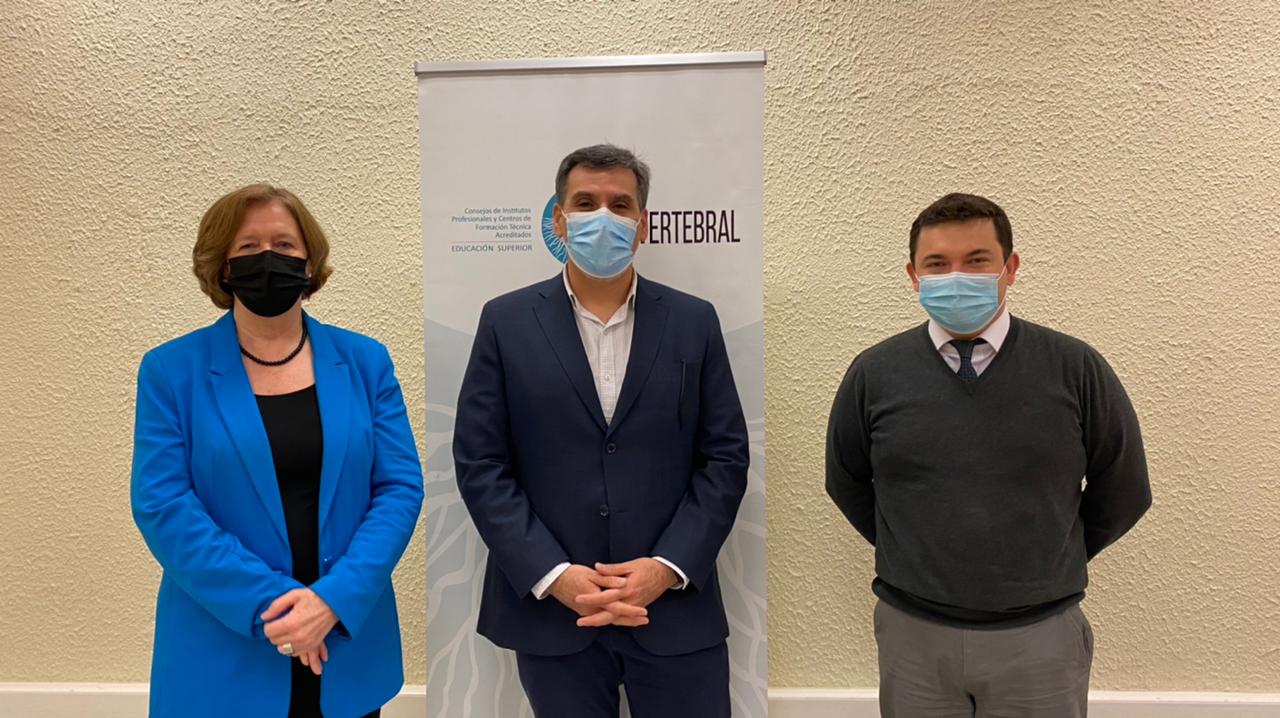Rectora de Santo Tomás Temuco asume liderazgo de Vertebral Araucanía