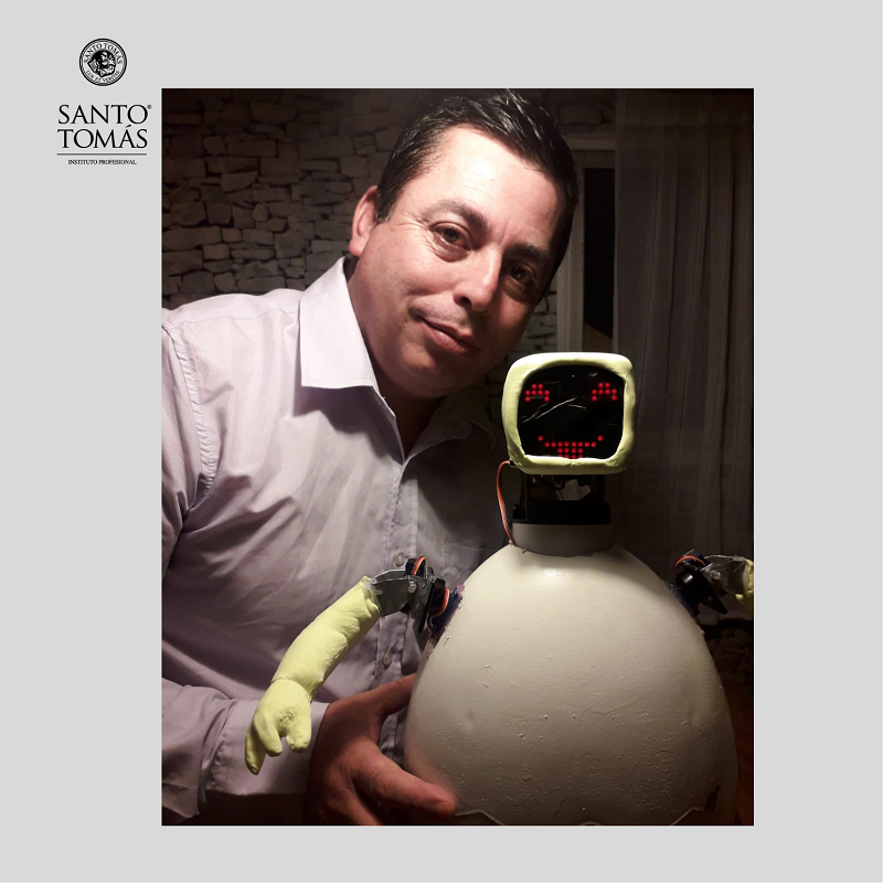 Estudiante del IP Santo Tomás crea innovador robot social de asistencia para adultos mayores