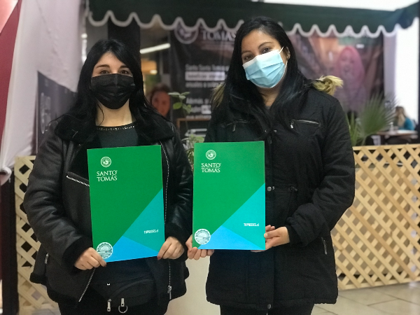 Tomasinas cumplen su sueño de ingresar a Técnico en Enfermería