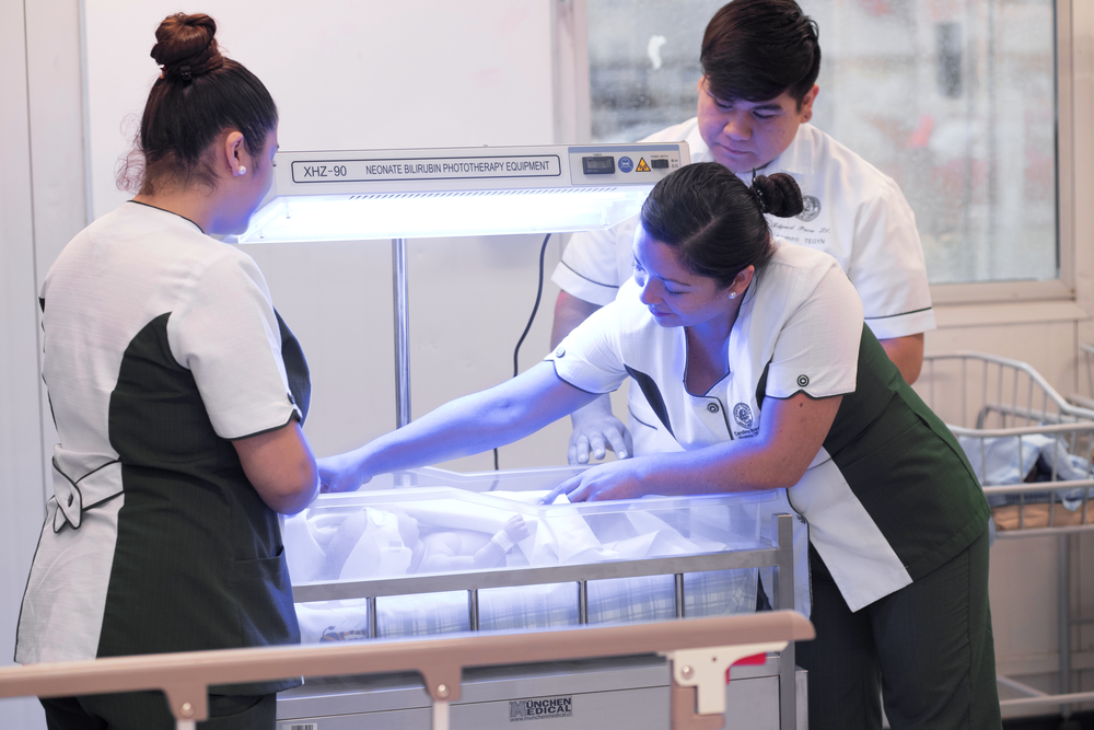 “Estudiar en salud con pandemia”: Cómo han sido los campos clínicos en Santo Tomás