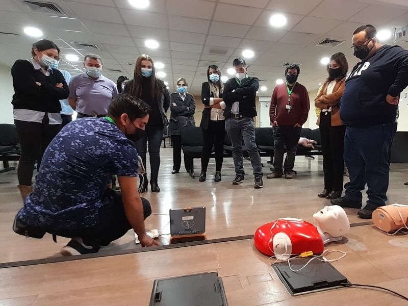 Santo Tomás Rancagua cuenta con desfibriladores en caso de emergencia