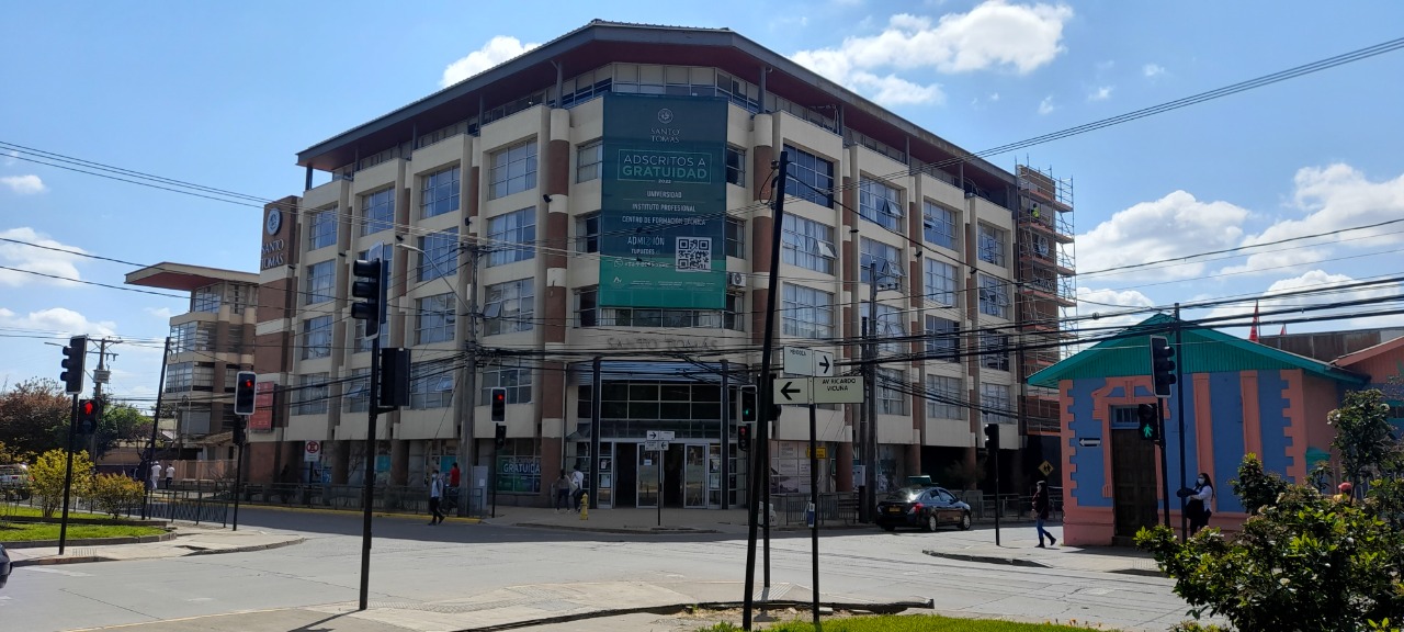 Santo Tomás Los Ángeles abre más de 1.500 vacantes para su admisión 2022