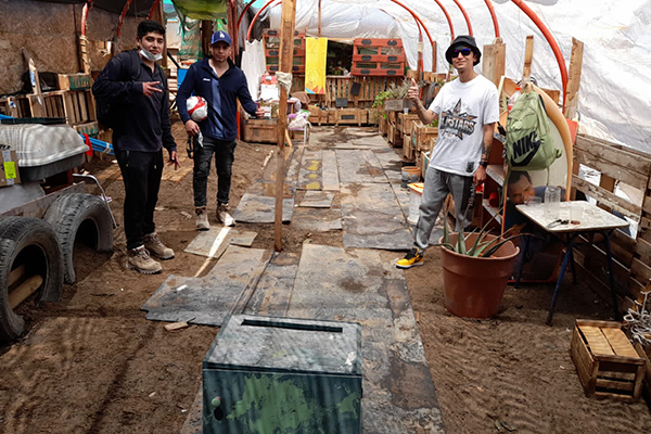 Proyecto "Huella en la huerta": Apoyo concreto a la comunidad y relevante para el crecimiento de los estudiantes