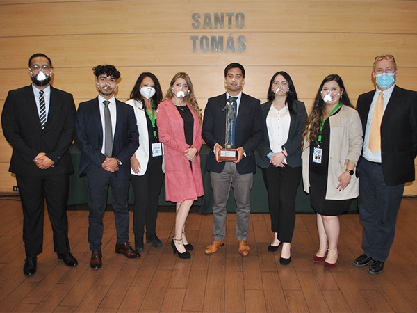 Tomasinos de la UST Santiago ganan IX versión del Torneo Nacional de Debates