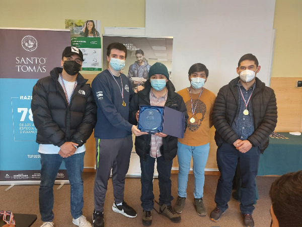 Equipo de Santo Tomás Puerto Montt se adjudica Torneo Virtual de Ajedrez 2021