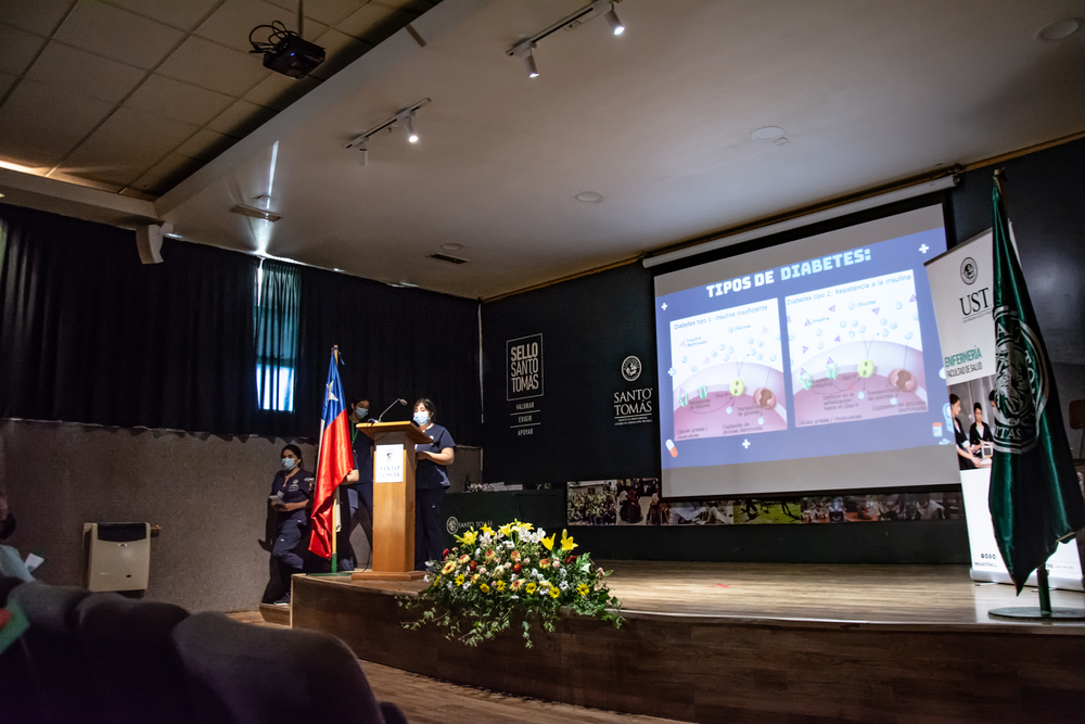 ESTUDIANTES DE ENFERMERÍA ORGANIZAN JORNADA EDUCATIVA PARA PACIENTES DIABÉTICOS
