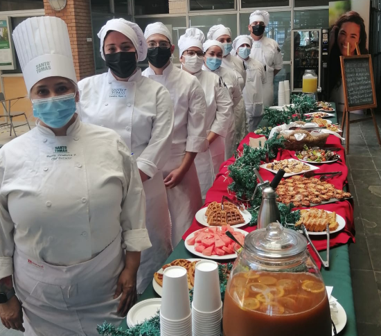 Estudiantes de Santiago Centro elaboran recetas saludables