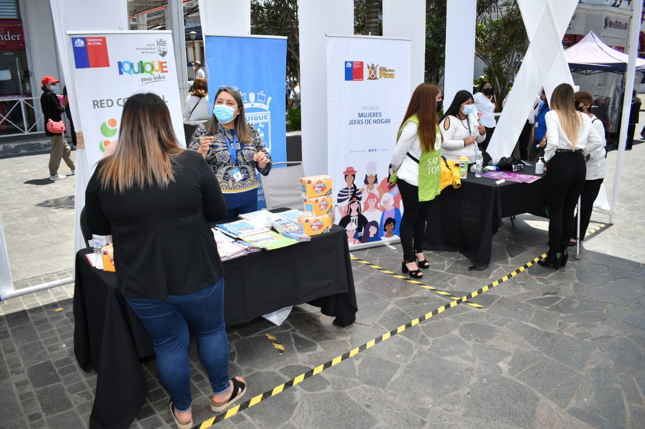 Servicio Social realiza exitosamente la 2da Feria de Redes Comunitarias en el centro de la ciudad